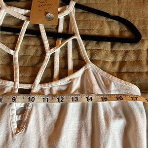 Venus White Strappy Camisole Tank Top Women’s Size L Lined Summer” Casual Sexy”